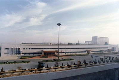 1995年5月30日,山推與日本小松株式會(huì)社合資成立小松山推工程機(jī)械有限公司